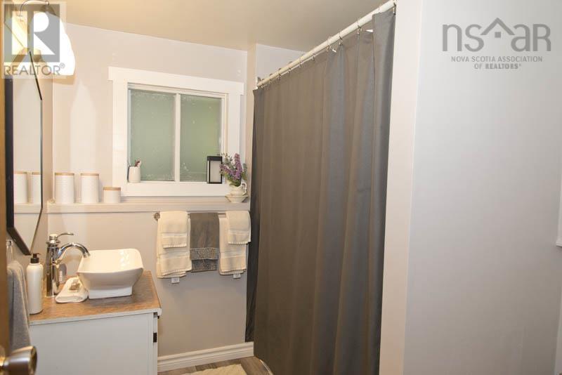 1027 Marie Crescent Property Photo 18