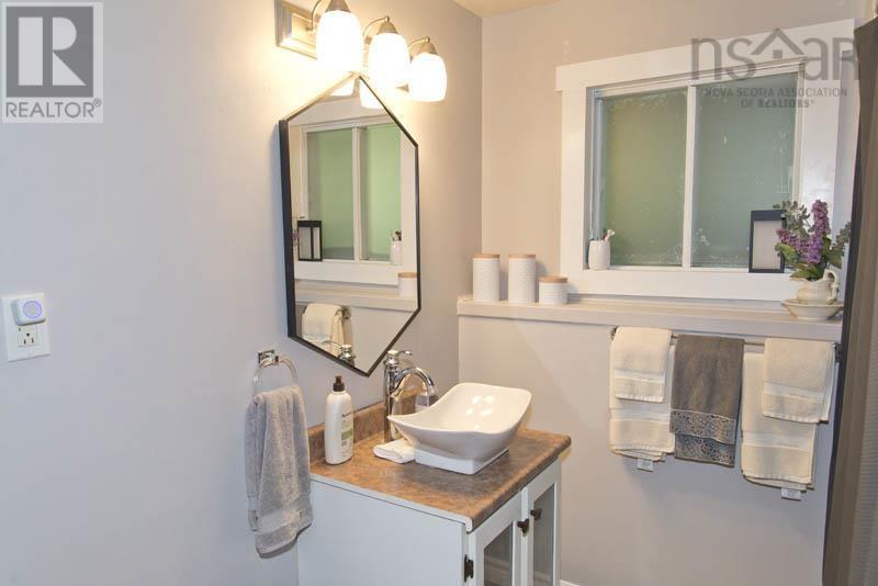 1027 Marie Crescent Property Photo 19