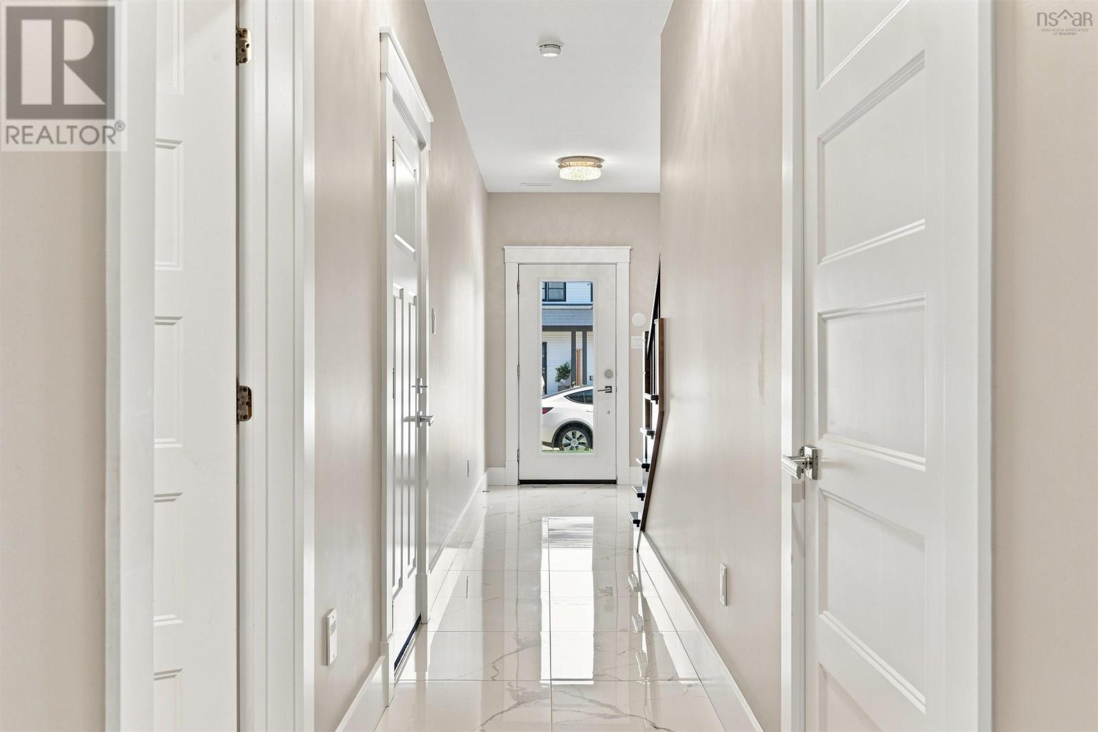 46 Grenoble Court Property Photo 8
