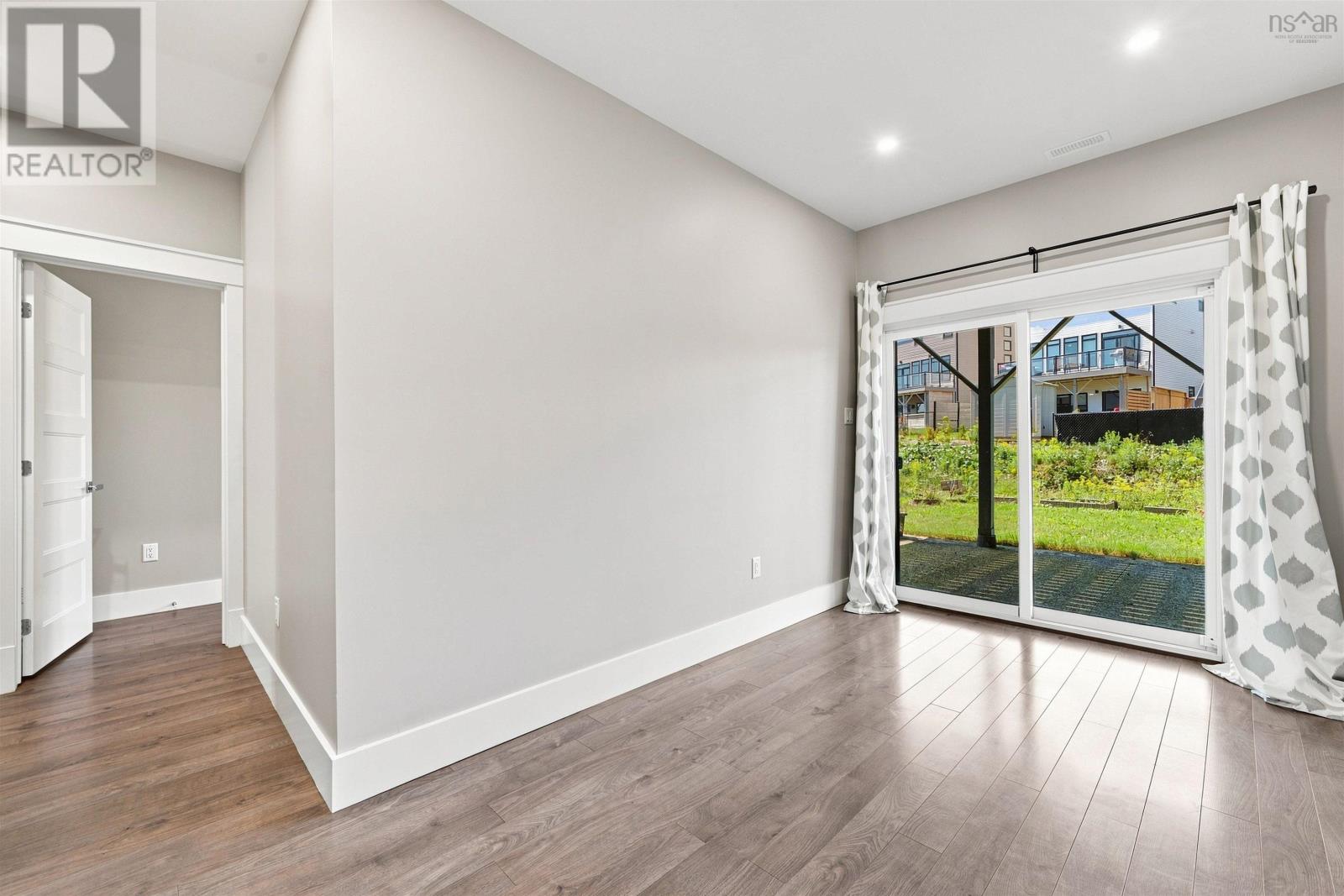 46 Grenoble Court Property Photo 9