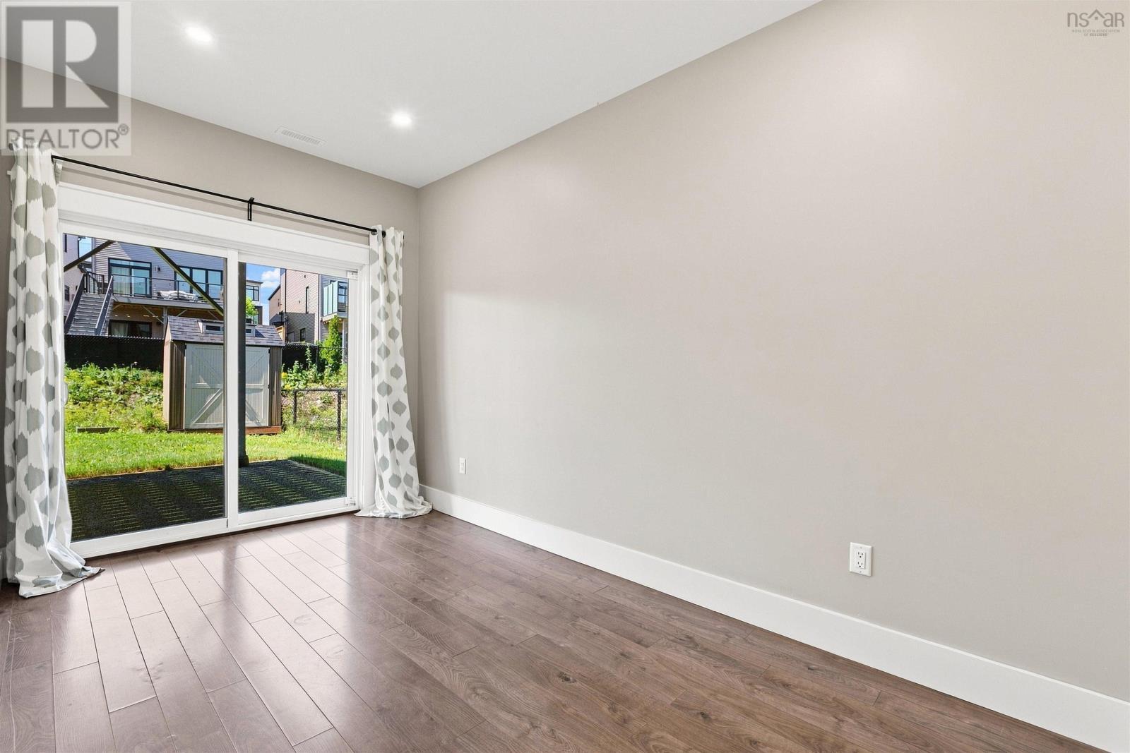 46 Grenoble Court Property Photo 11