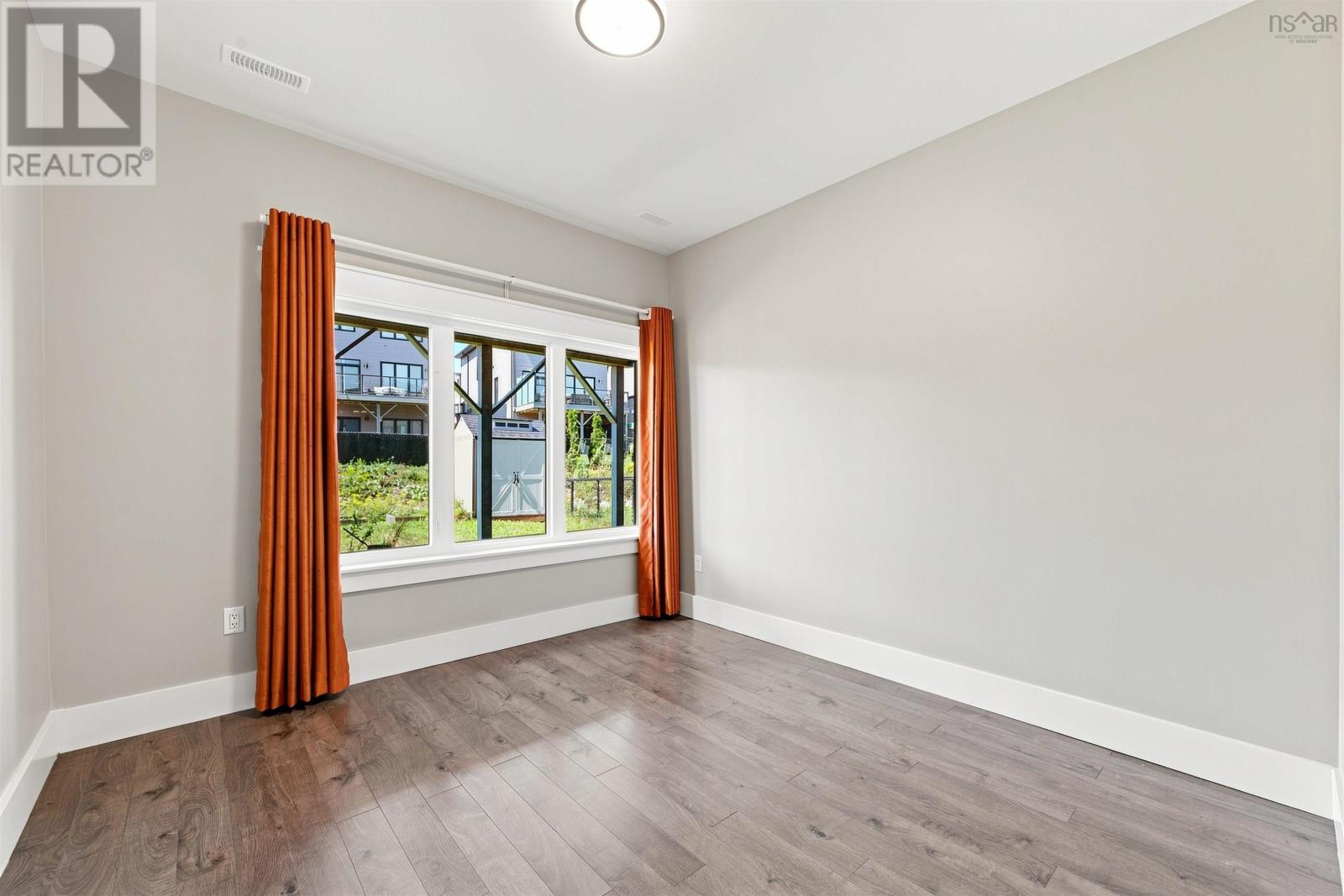46 Grenoble Court Property Photo 12