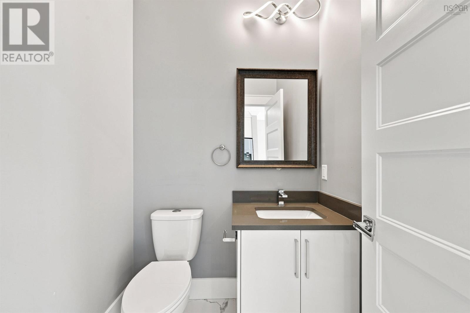 46 Grenoble Court Property Photo 20
