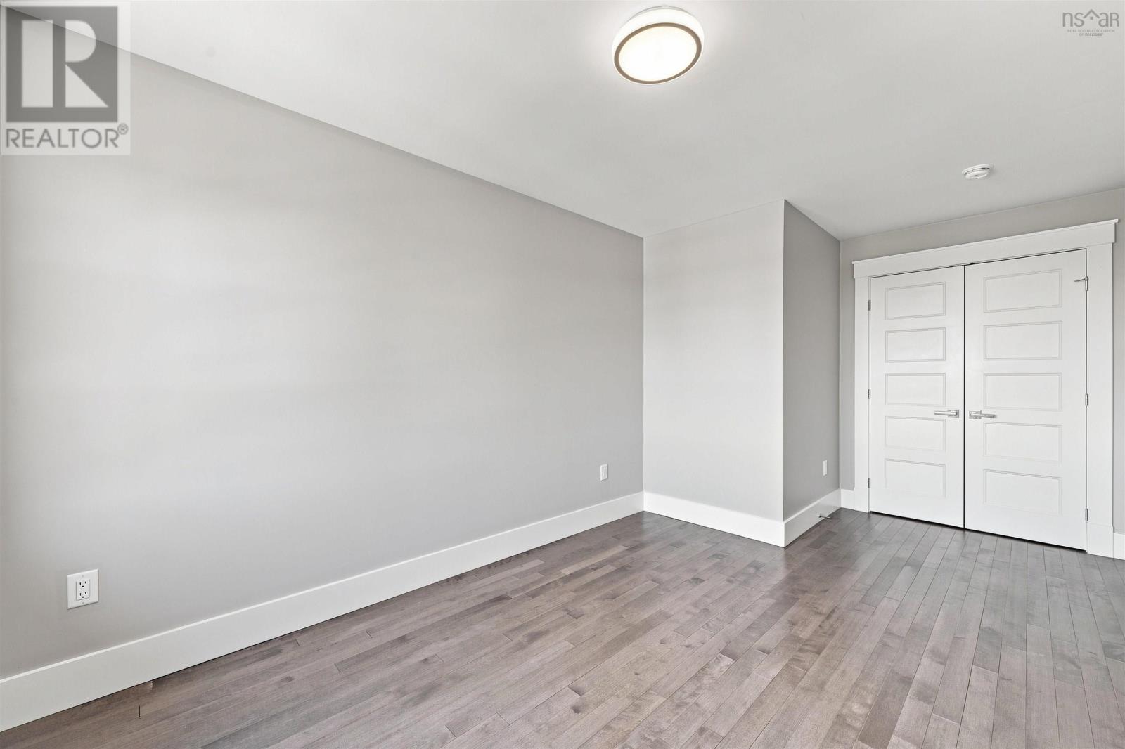 46 Grenoble Court Property Photo 40