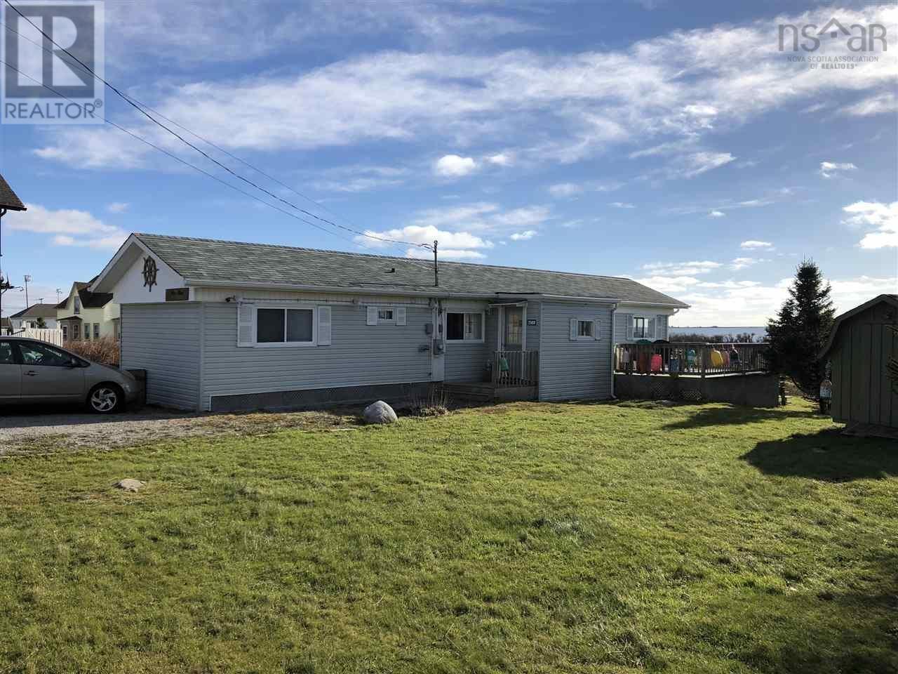 2588 Main Street Property Photo 1