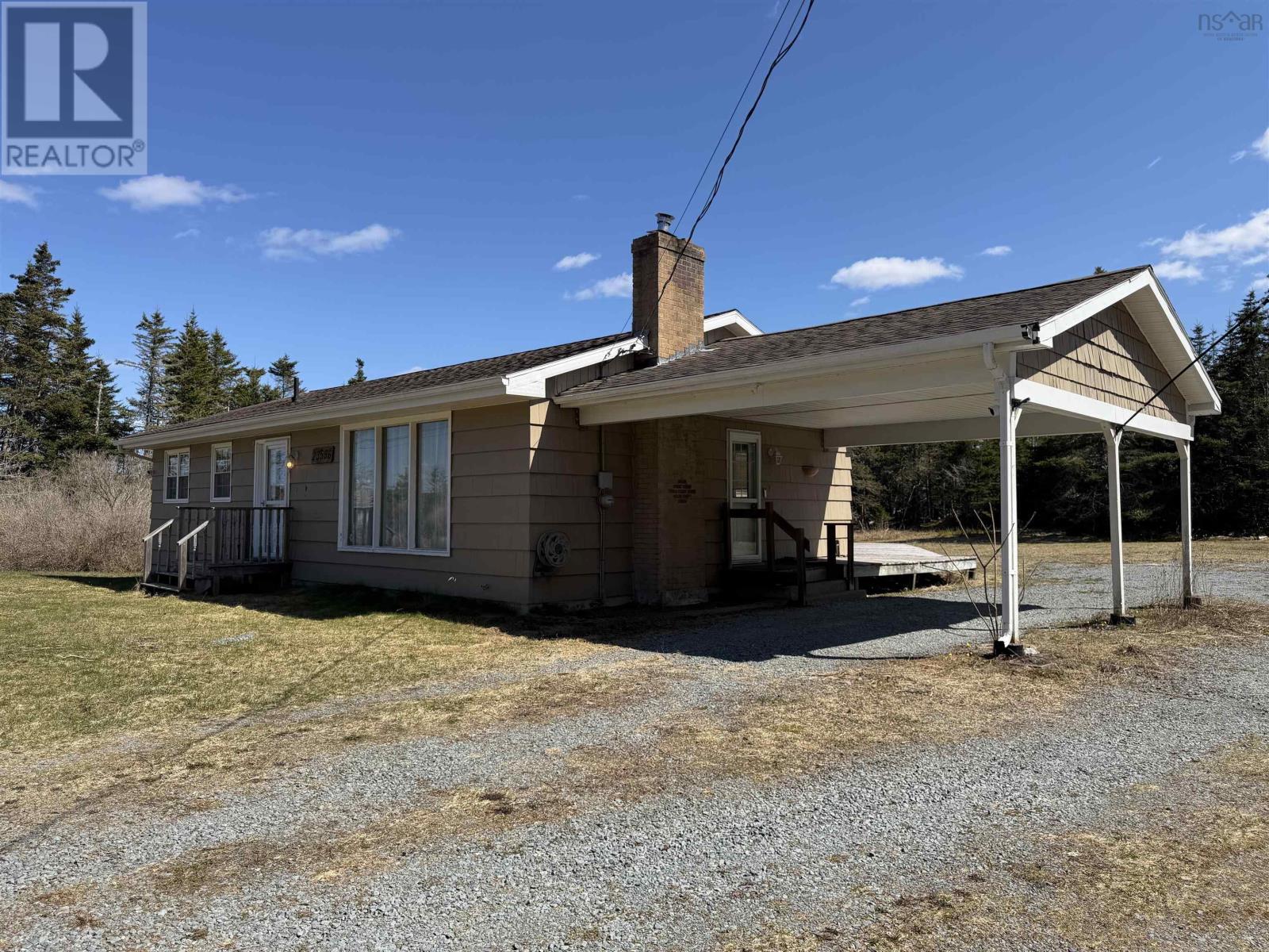 23596 Highway 7 Property Photo 2