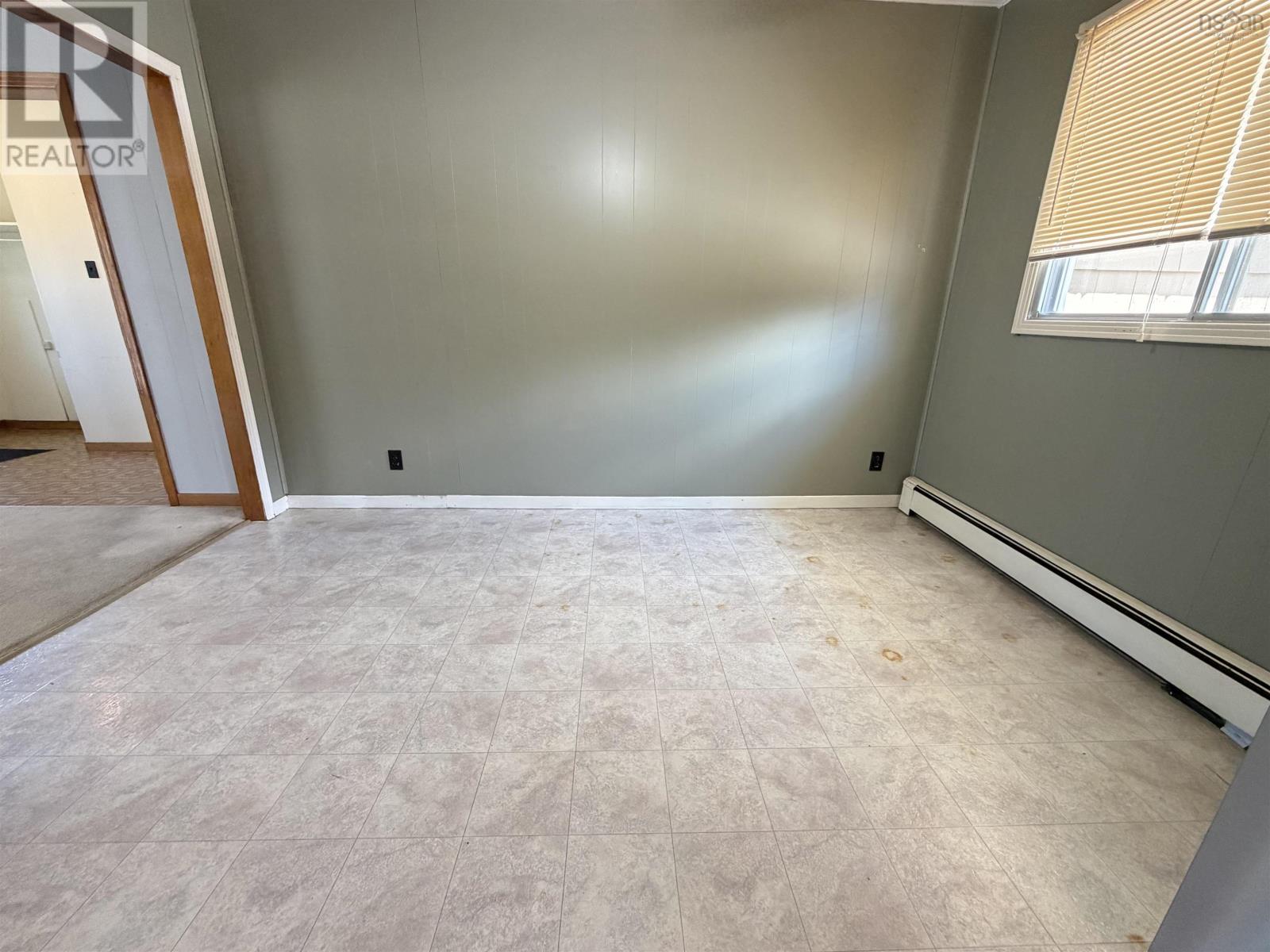 23596 Highway 7 Property Photo 9