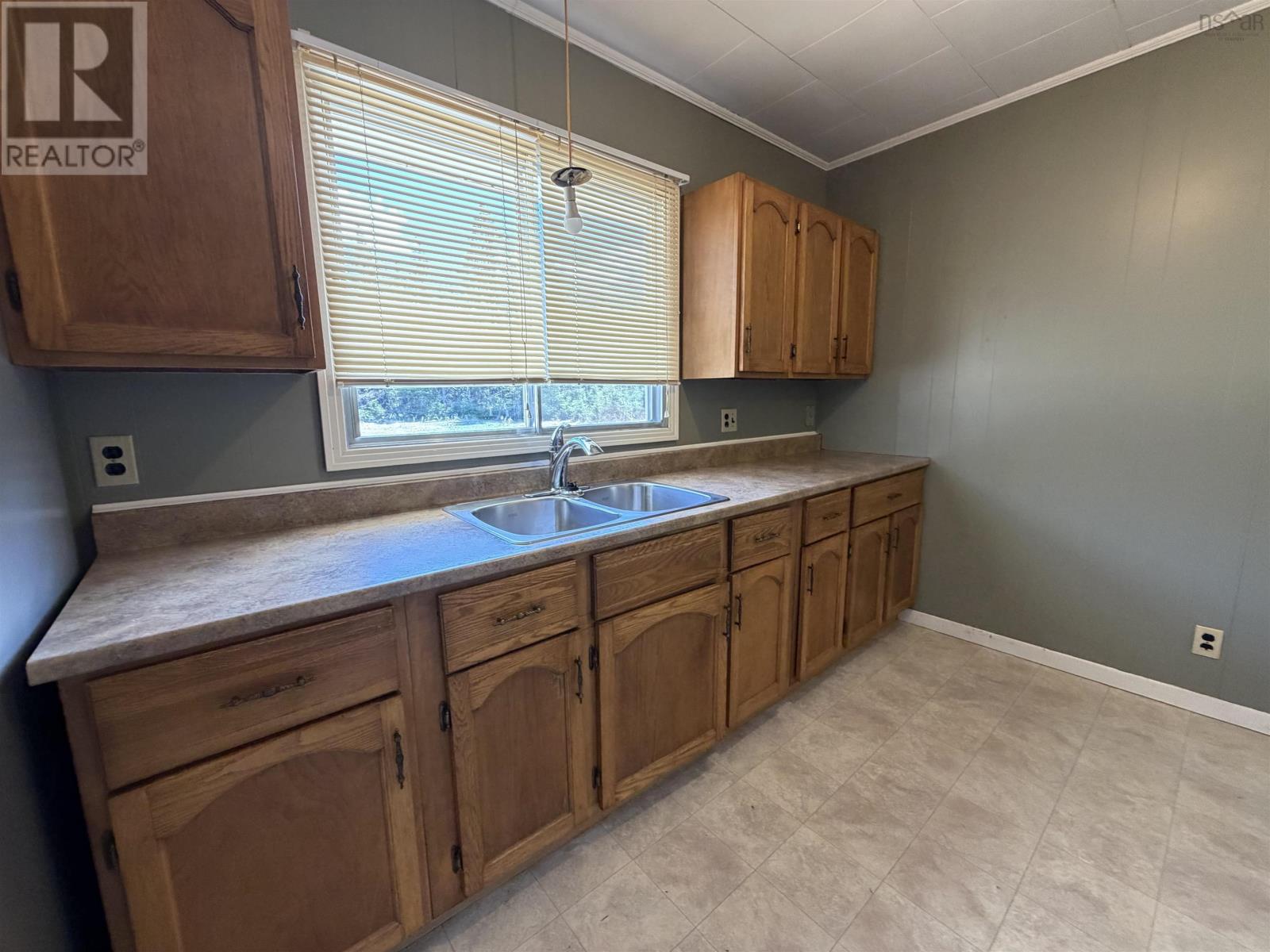 23596 Highway 7 Property Photo 11