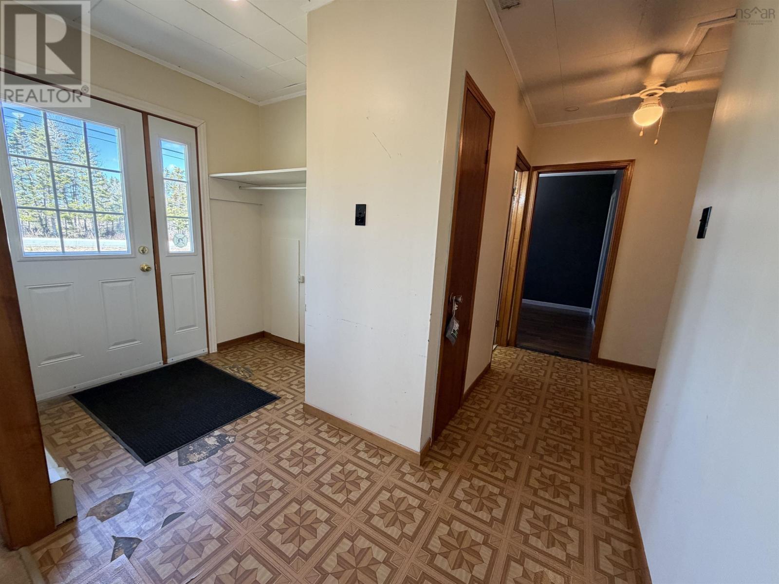 23596 Highway 7 Property Photo 17
