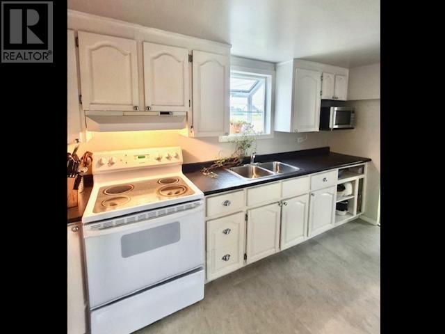 193 Borden Avenue Property Photo 2