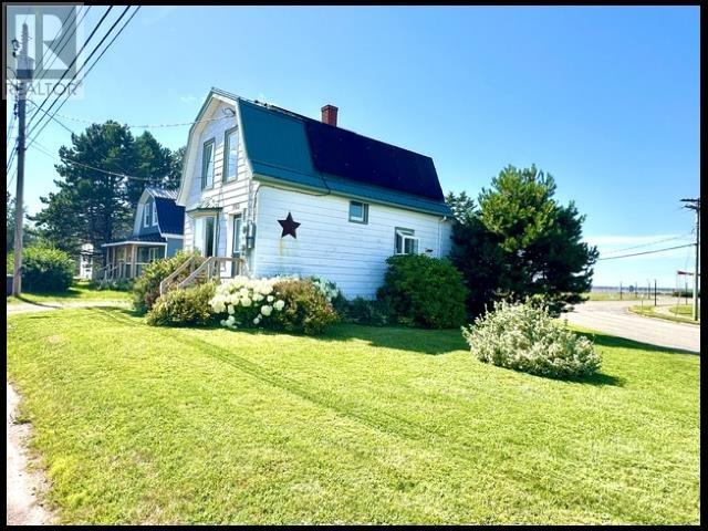 193 Borden Avenue Property Photo 12