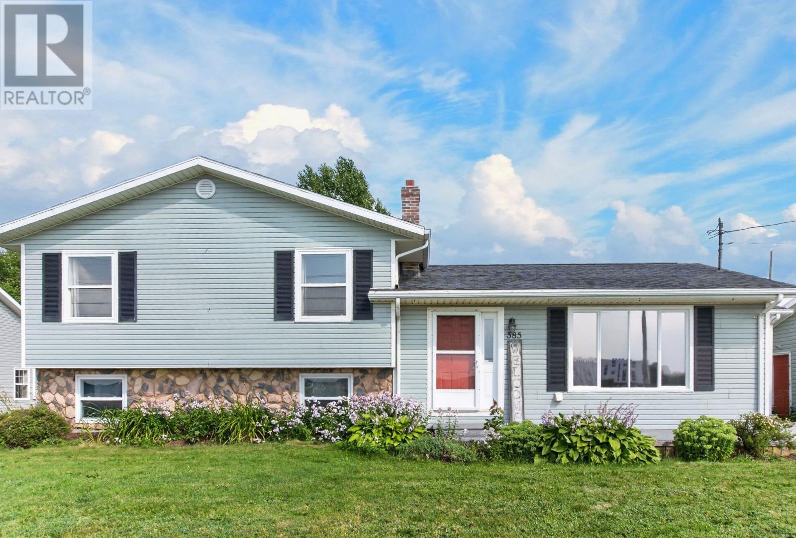 385 Macewen Road Property Photo 2