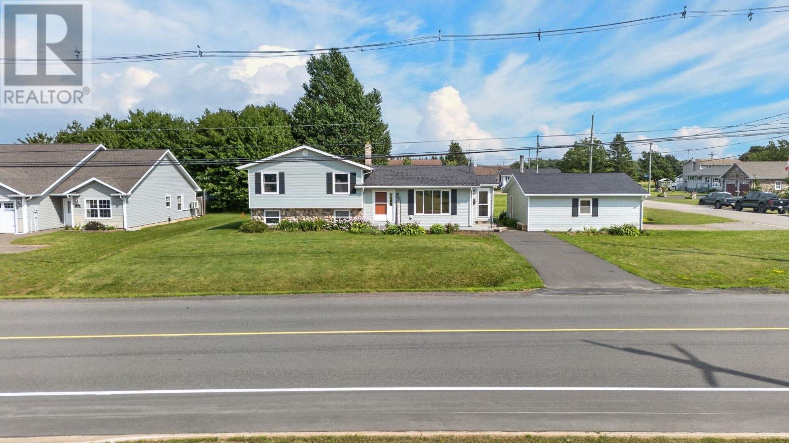 385 Macewen Road Property Photo 6