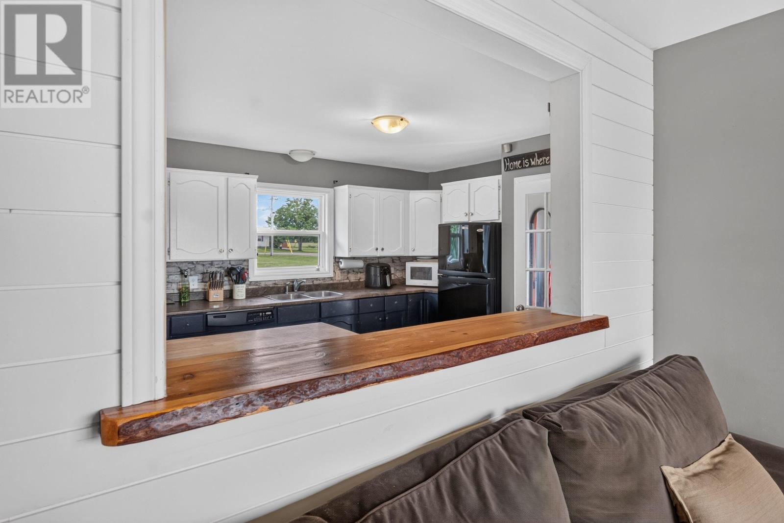 385 Macewen Road Property Photo 25