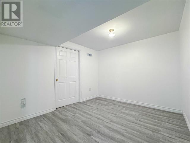 85 Andrew's Court Property Photo 14