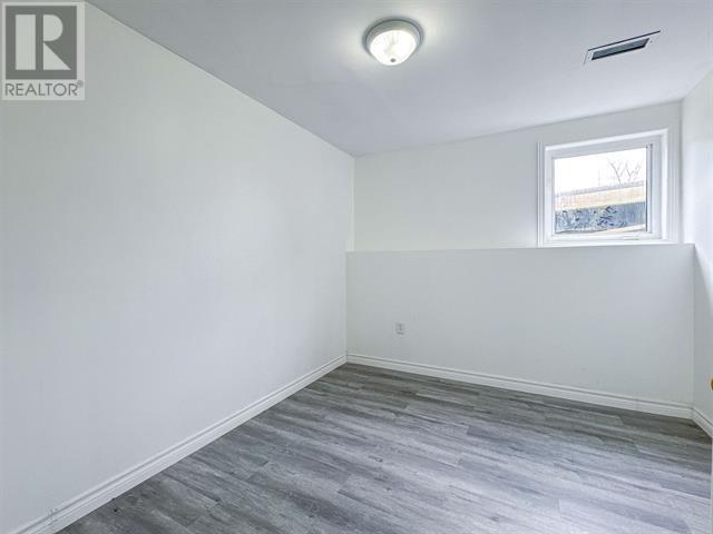 85 Andrew's Court Property Photo 15