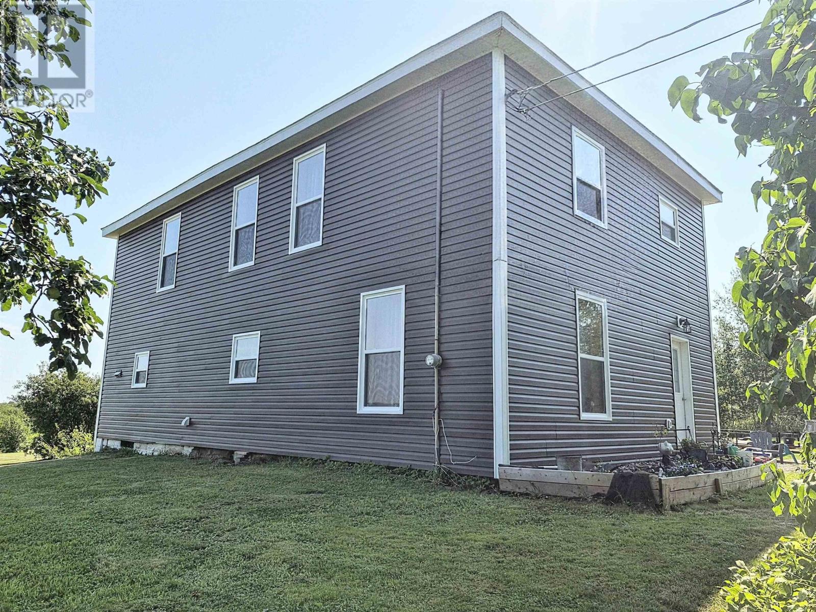 4486 242 Highway Property Photo 3