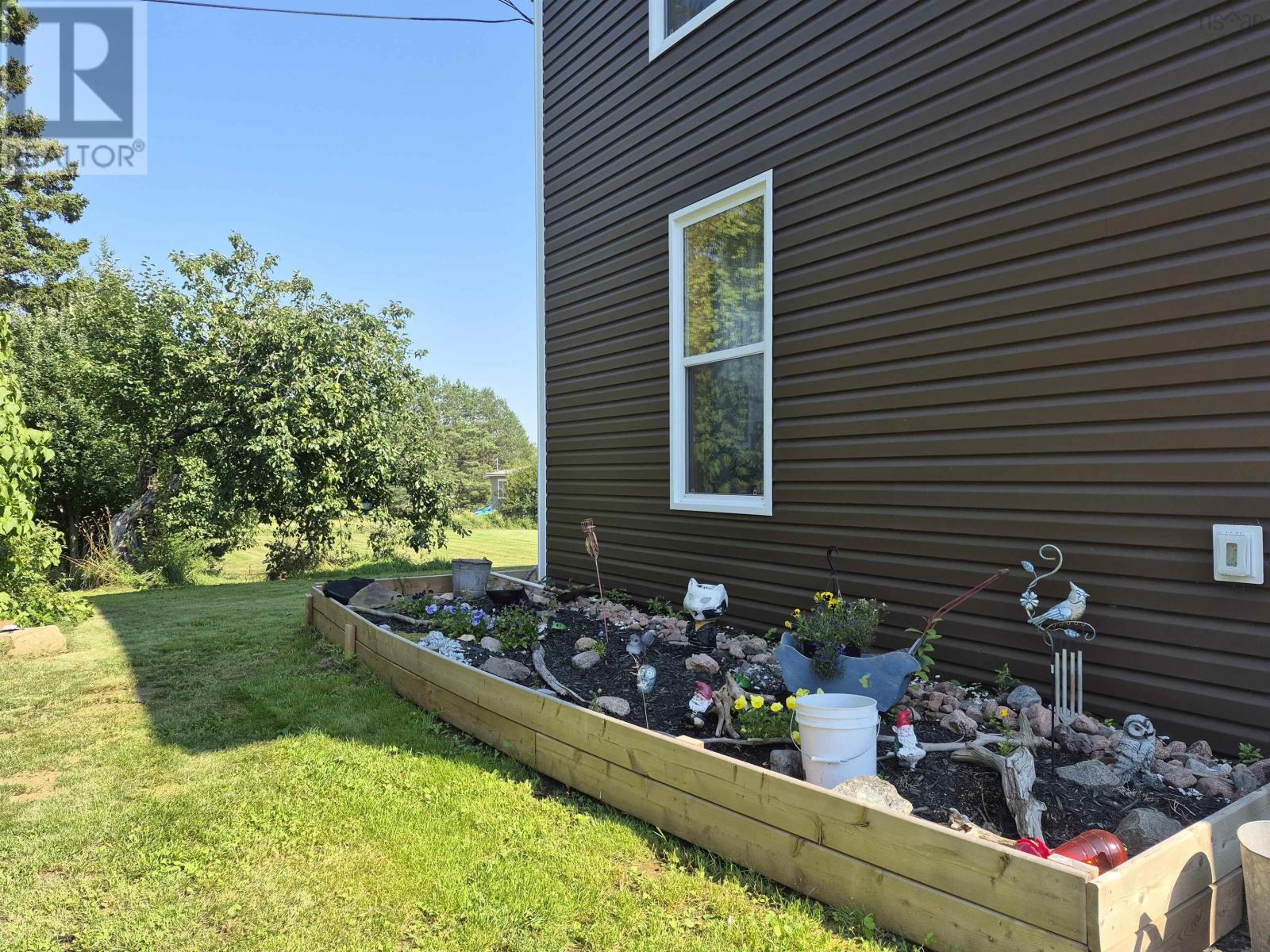 4486 242 Highway Property Photo 5