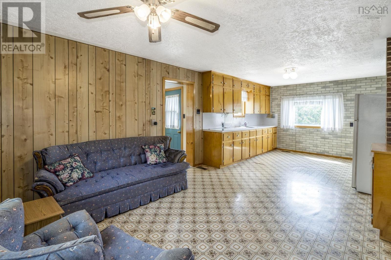 6016 Highway 354 Property Photo 6