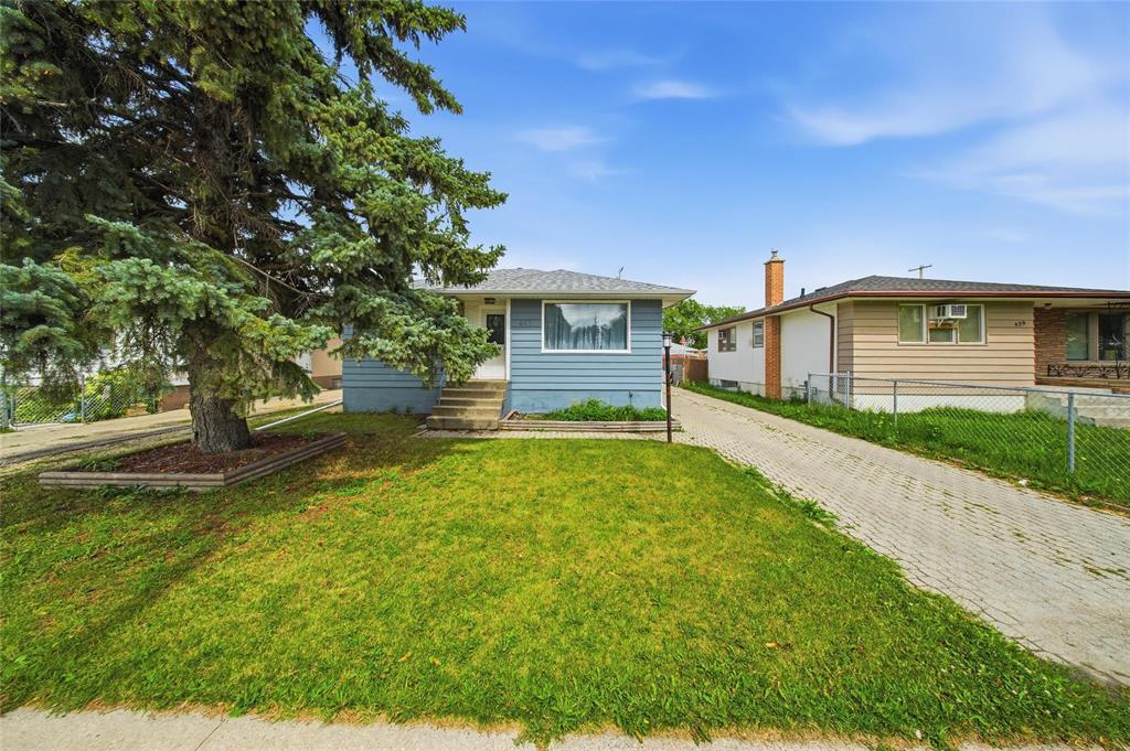 443 Regent Avenue W