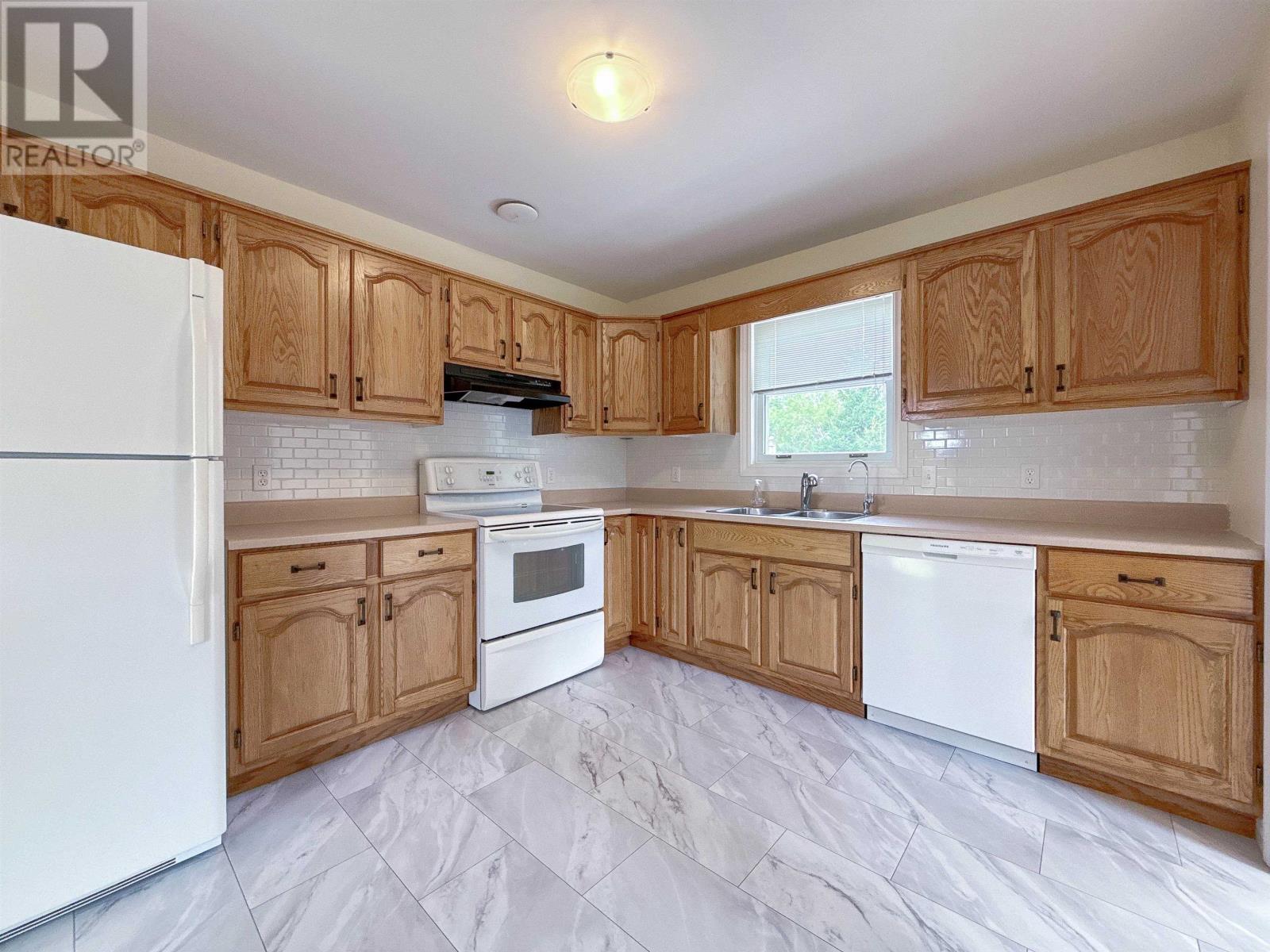 4 Abbey Drive Property Photo 12