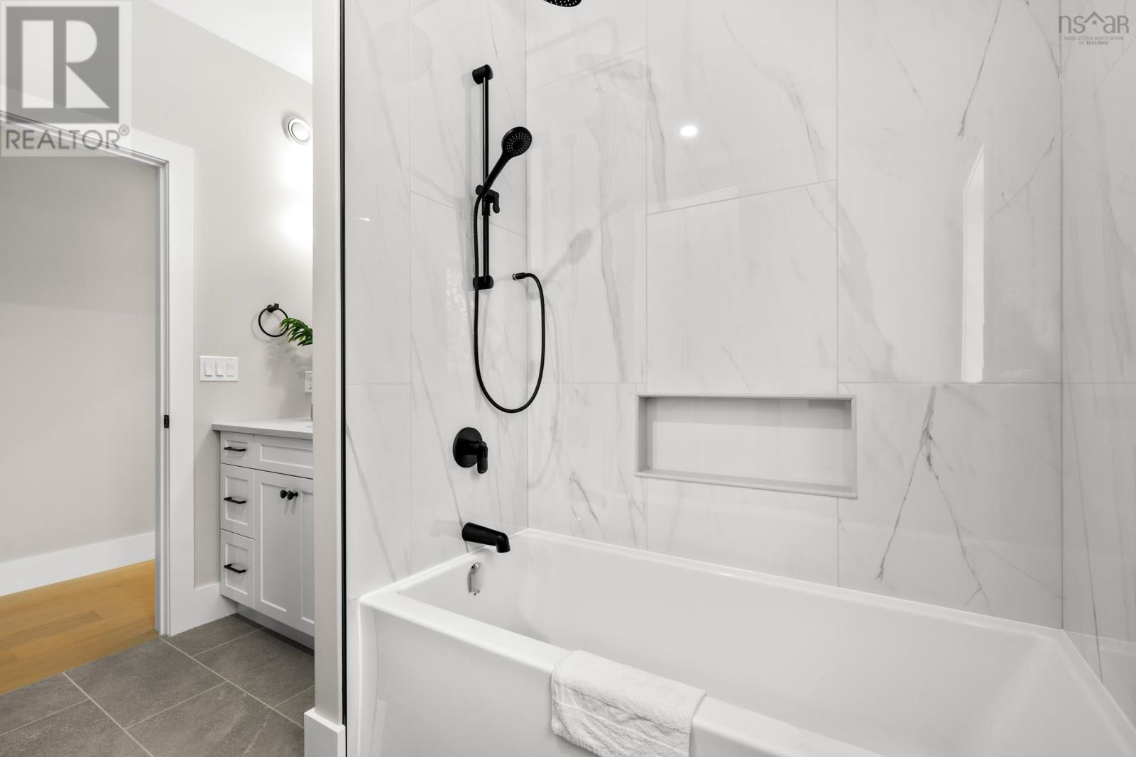 642 Bissett Road Property Photo 32