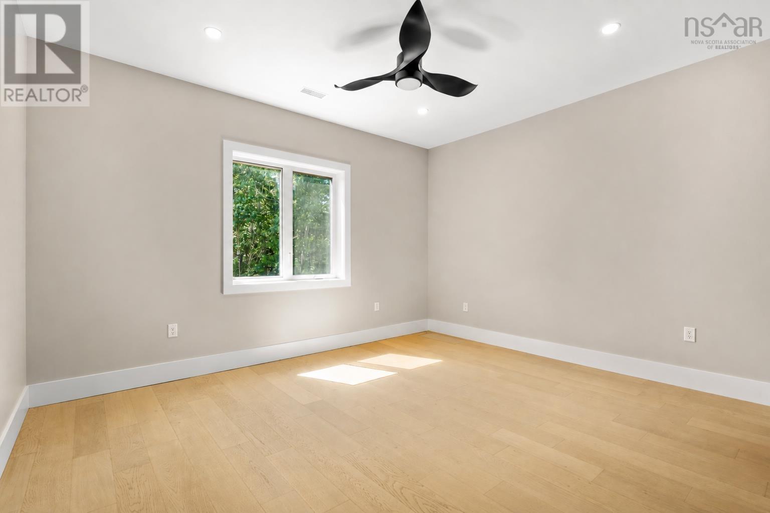 642 Bissett Road Property Photo 33