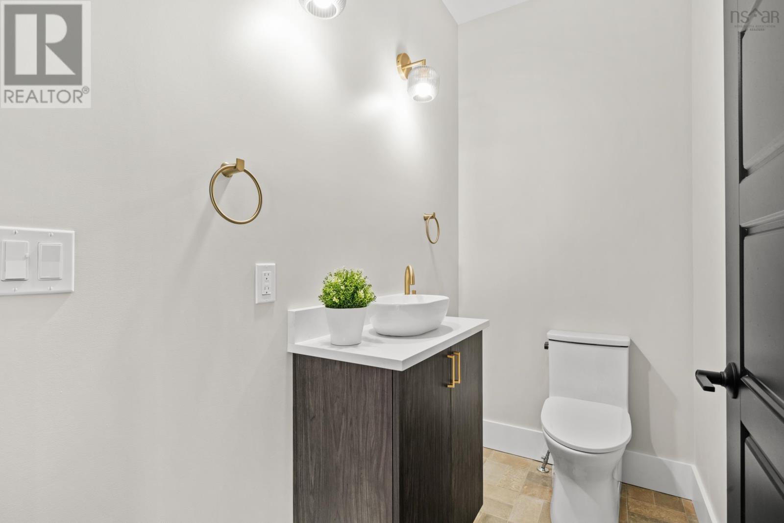 642 Bissett Road Property Photo 36
