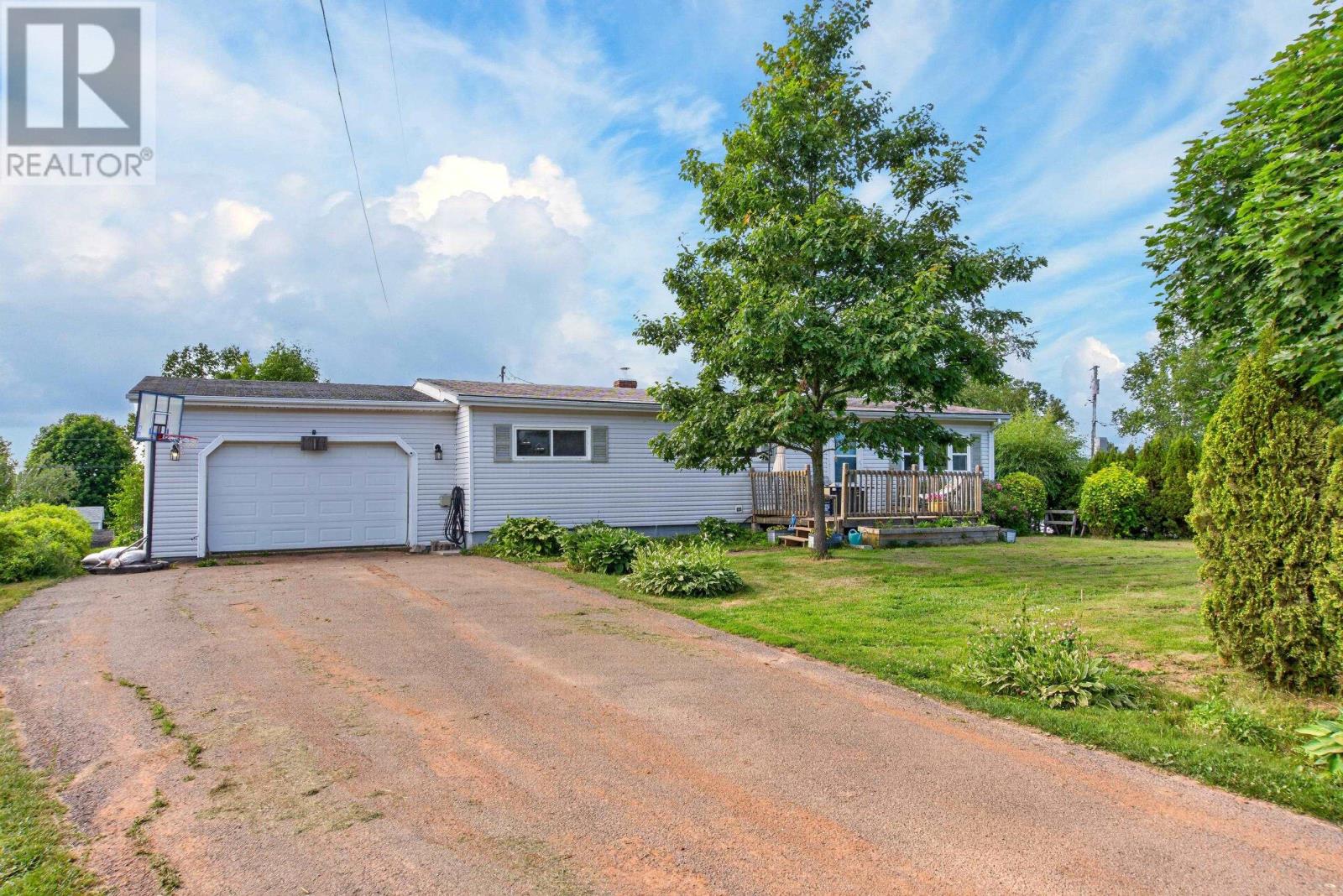 23 Lakeview Drive Property Photo 1