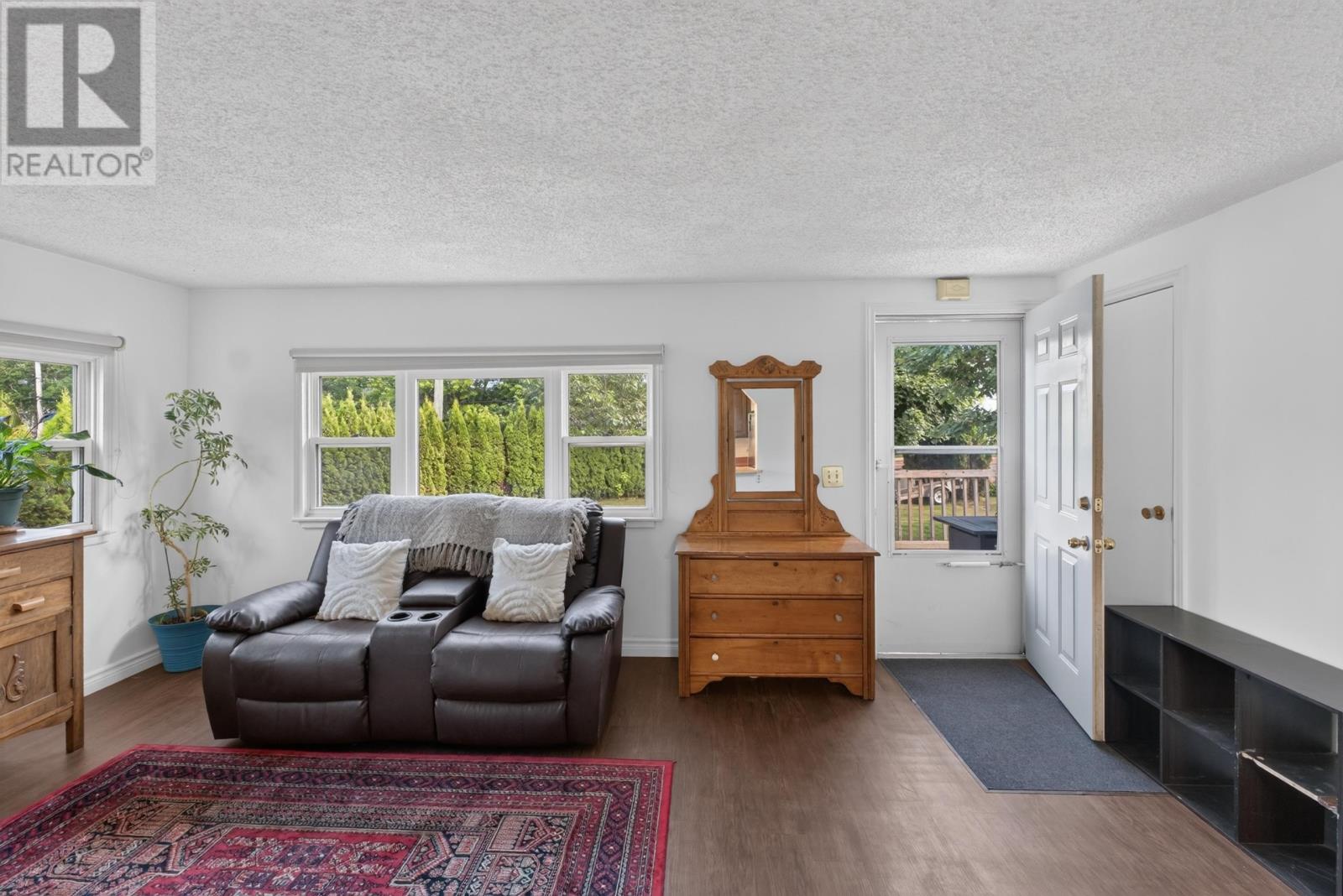 23 Lakeview Drive Property Photo 2