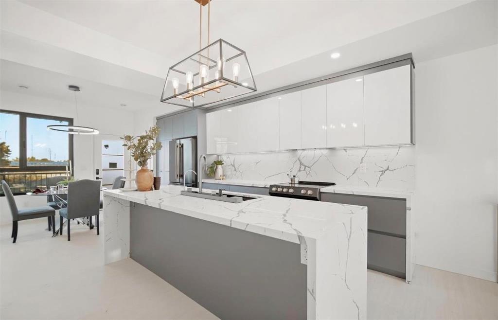 1848 Logan Avenue Property Photo 2