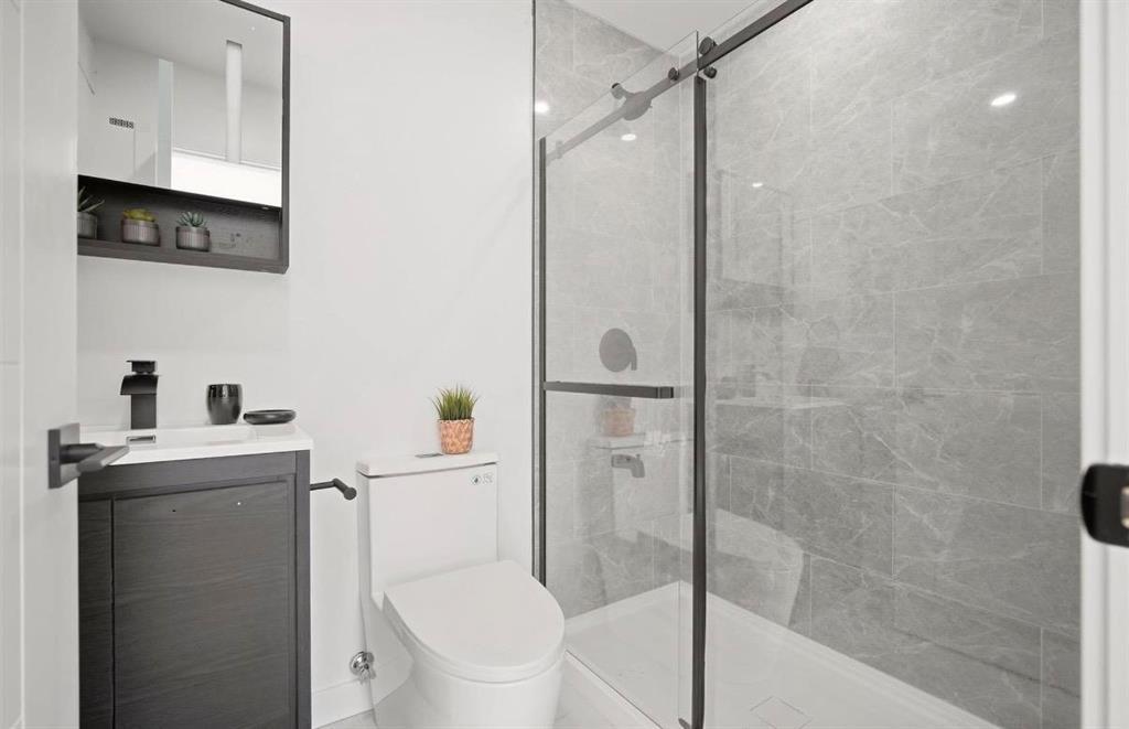 1848 Logan Avenue Property Photo 13