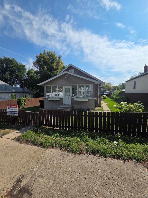35 14th Street N Property Photo 1