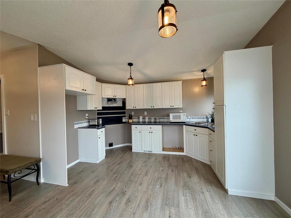 78 Goldfinch Crescent Property Photo 8