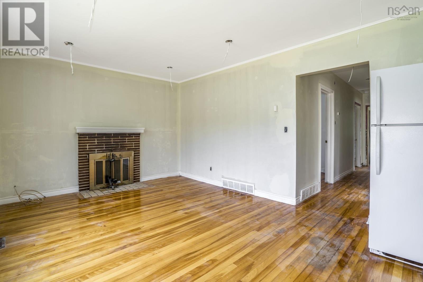 60 Thornhill Drive Property Photo 3