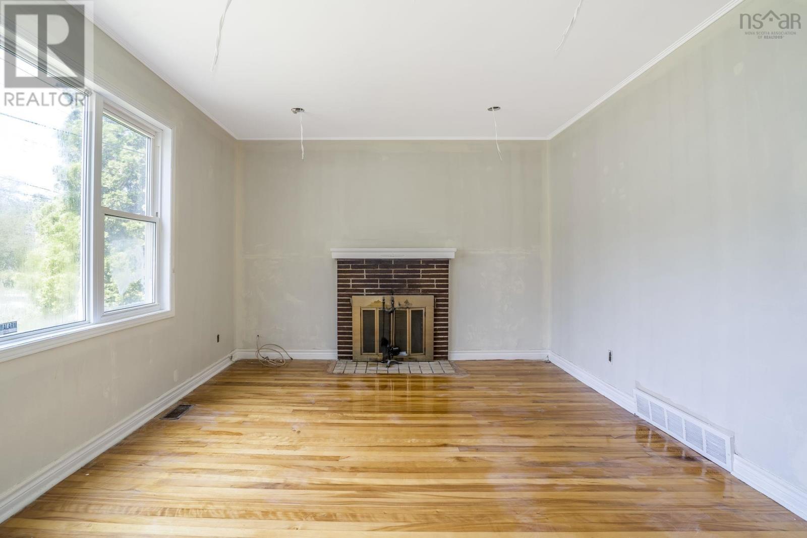60 Thornhill Drive Property Photo 4