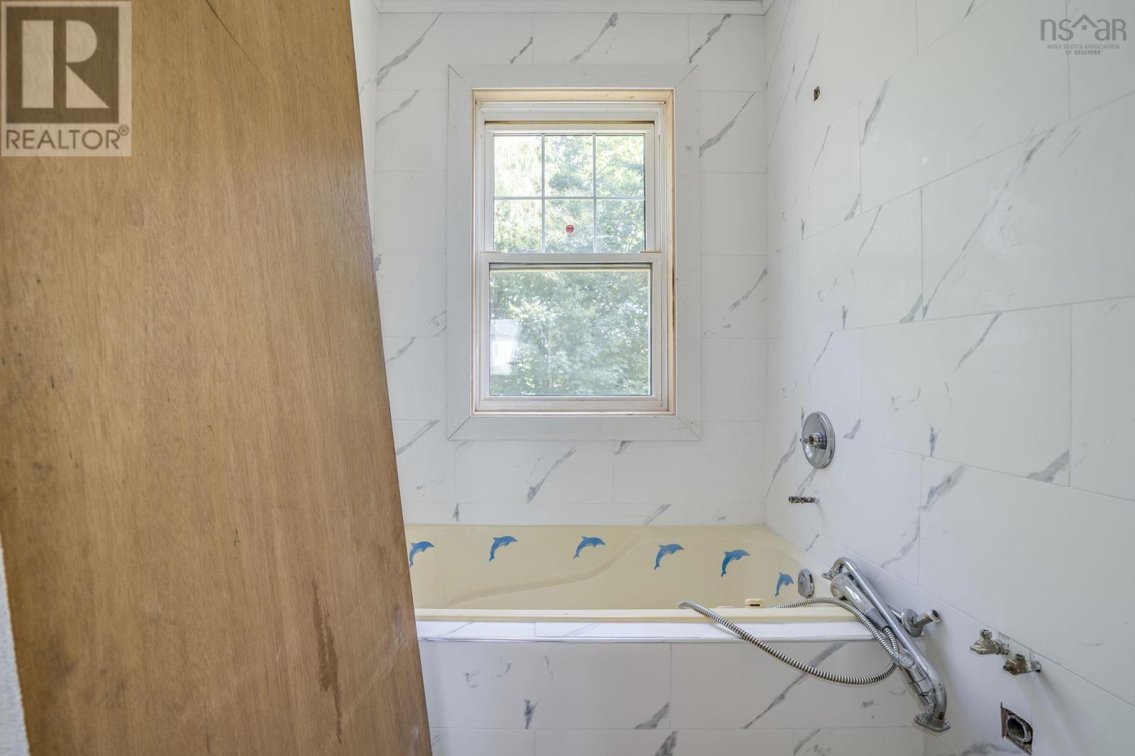60 Thornhill Drive Property Photo 9