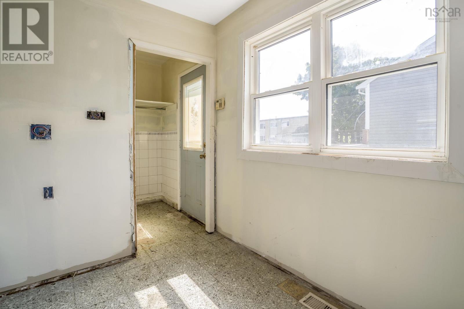 60 Thornhill Drive Property Photo 15