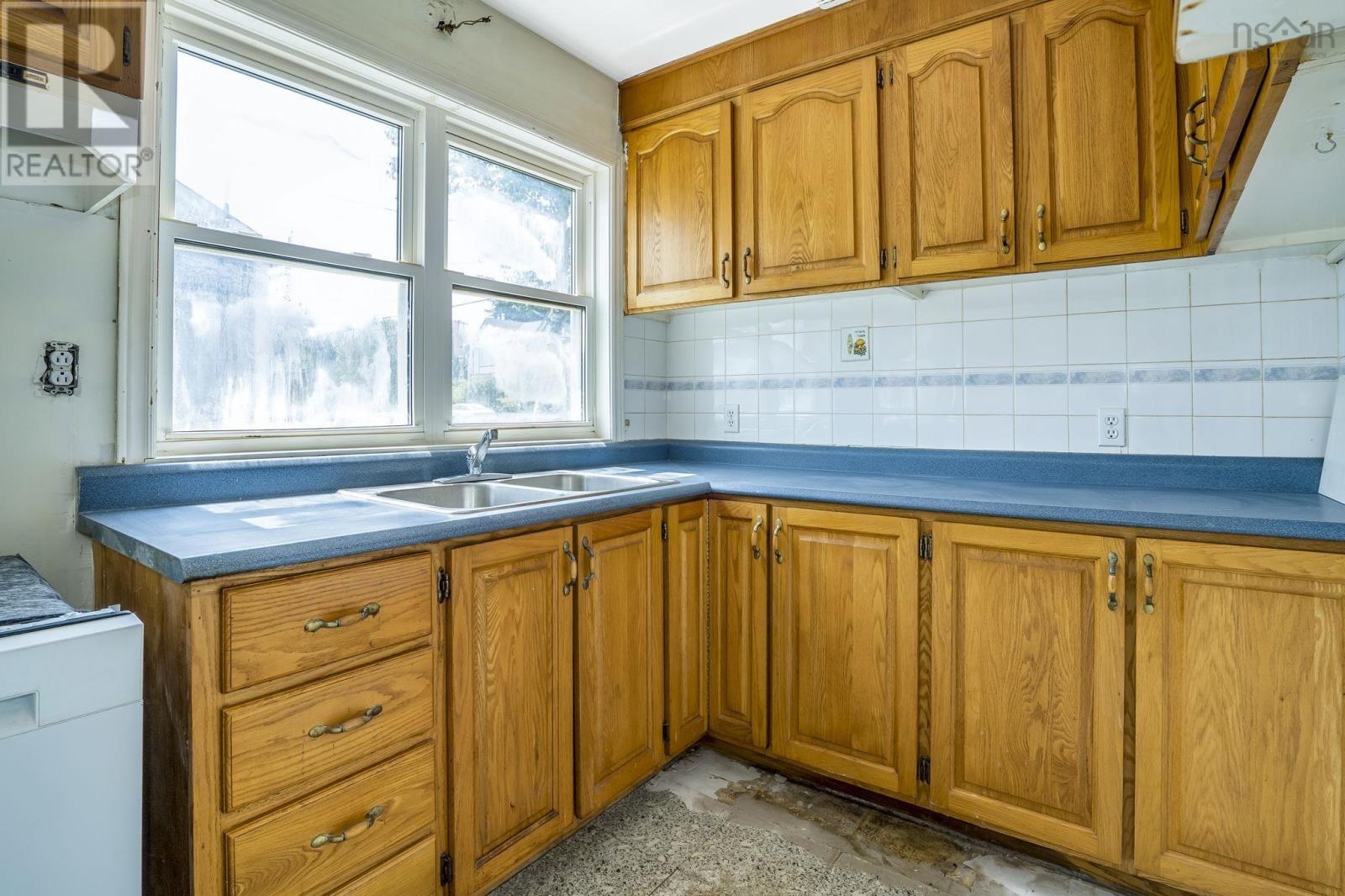 60 Thornhill Drive Property Photo 18