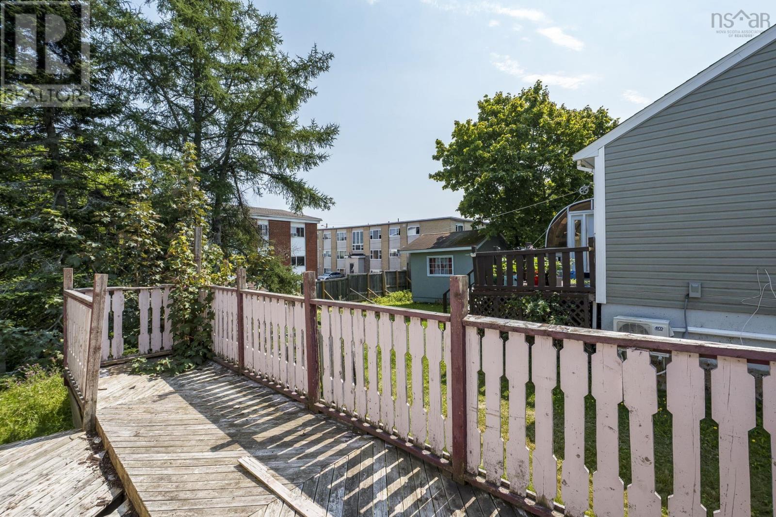 60 Thornhill Drive Property Photo 41