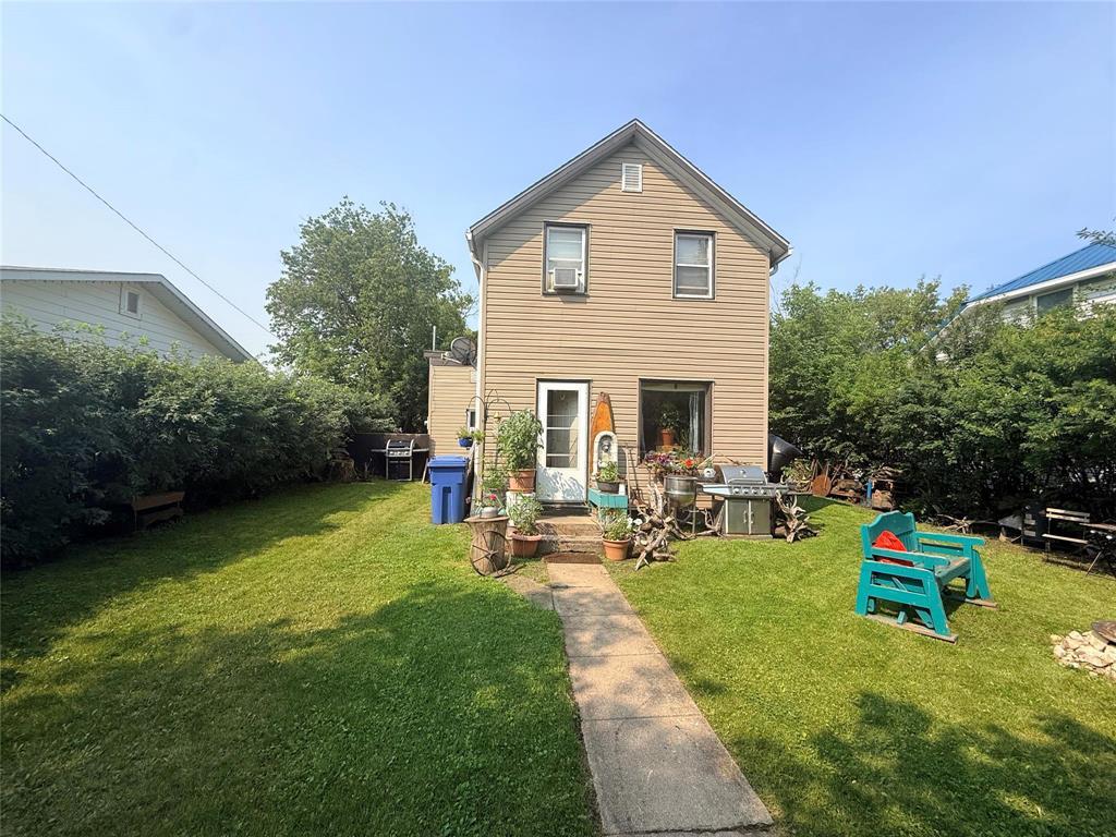 210 5th Avenue S Property Photo 1