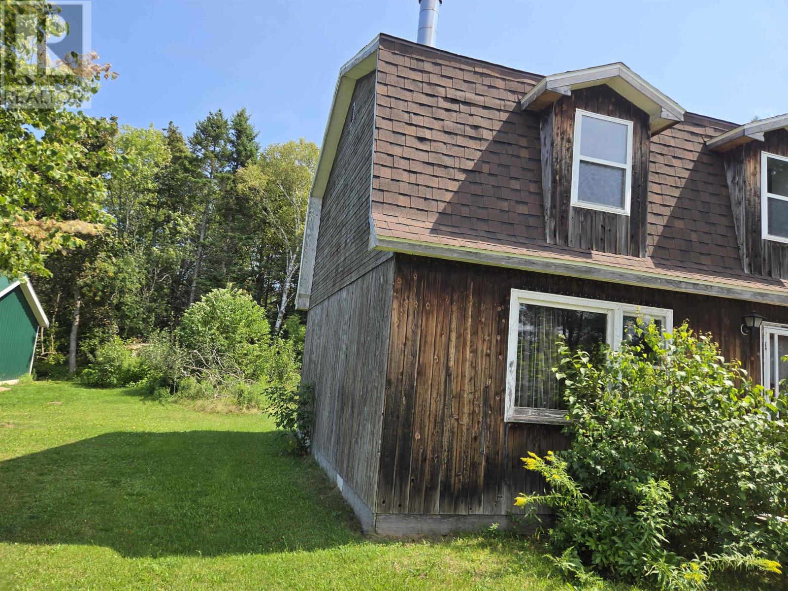 60 Dufferin Street Property Photo 4