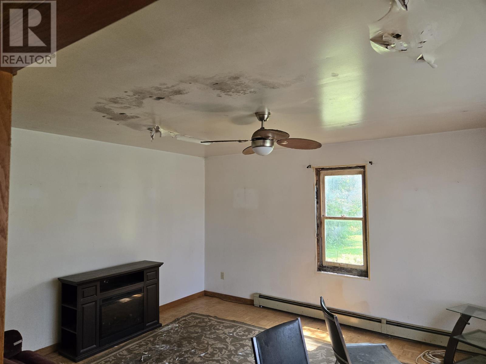 60 Dufferin Street Property Photo 23