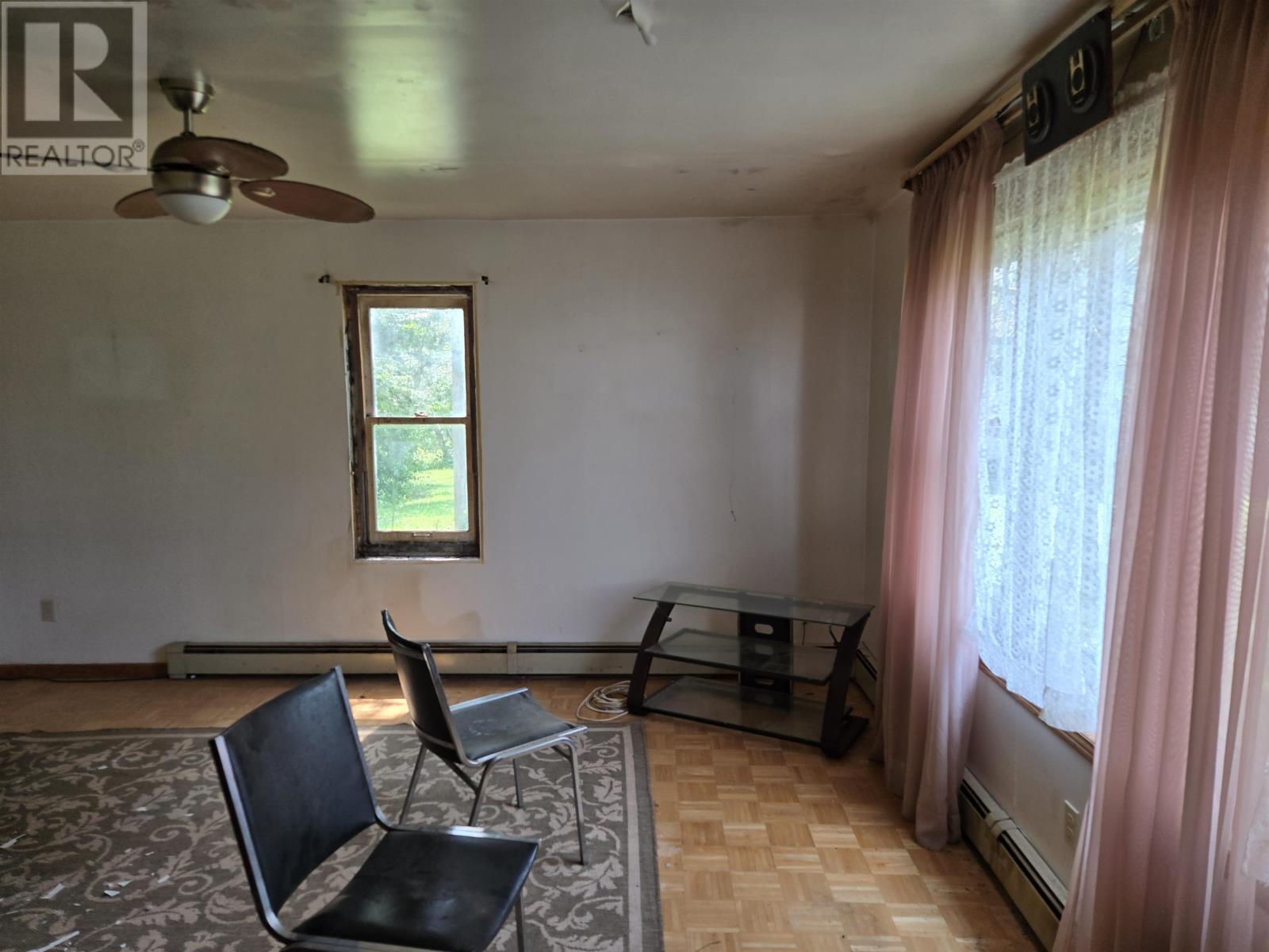 60 Dufferin Street Property Photo 24