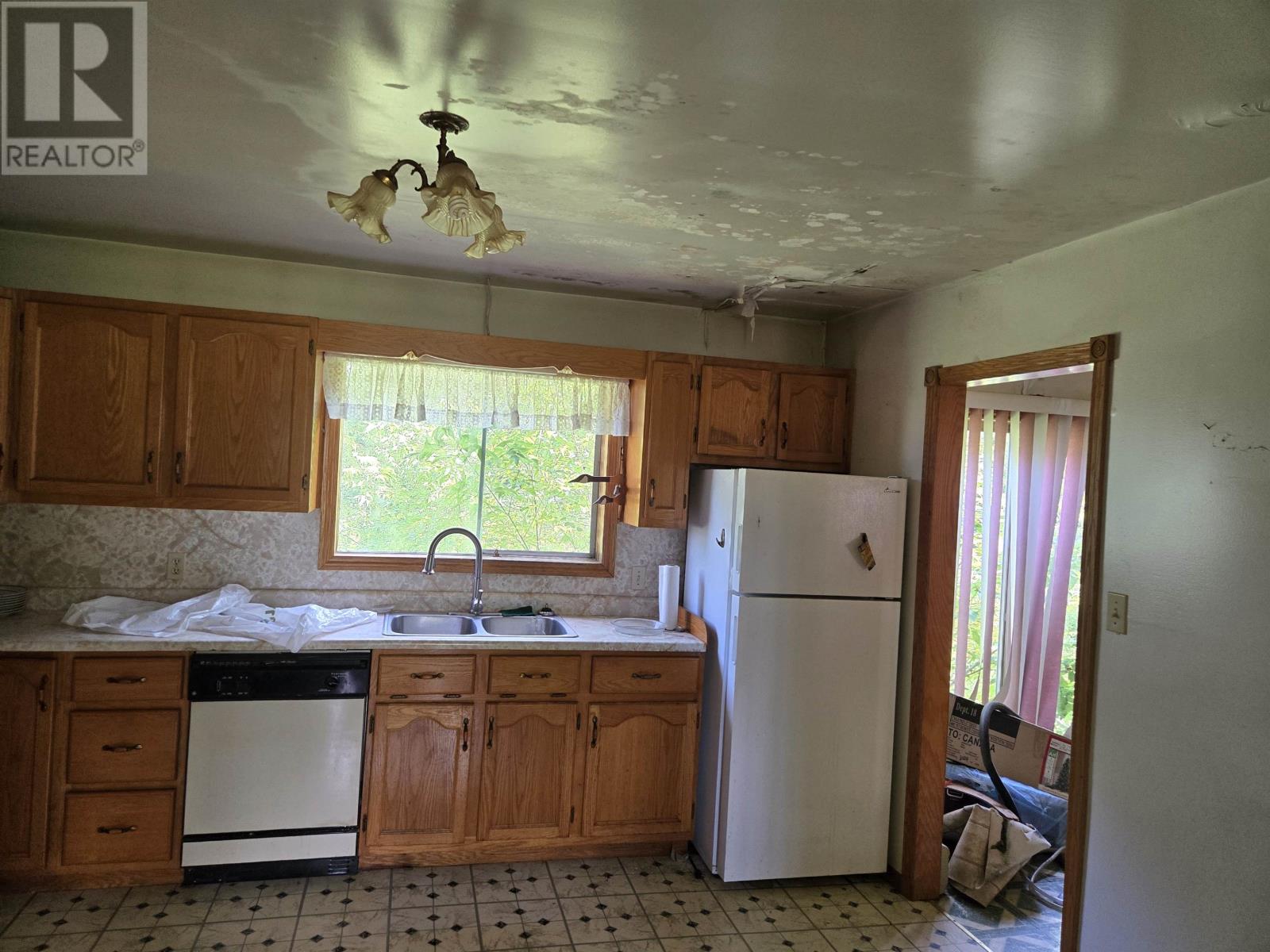 60 Dufferin Street Property Photo 30