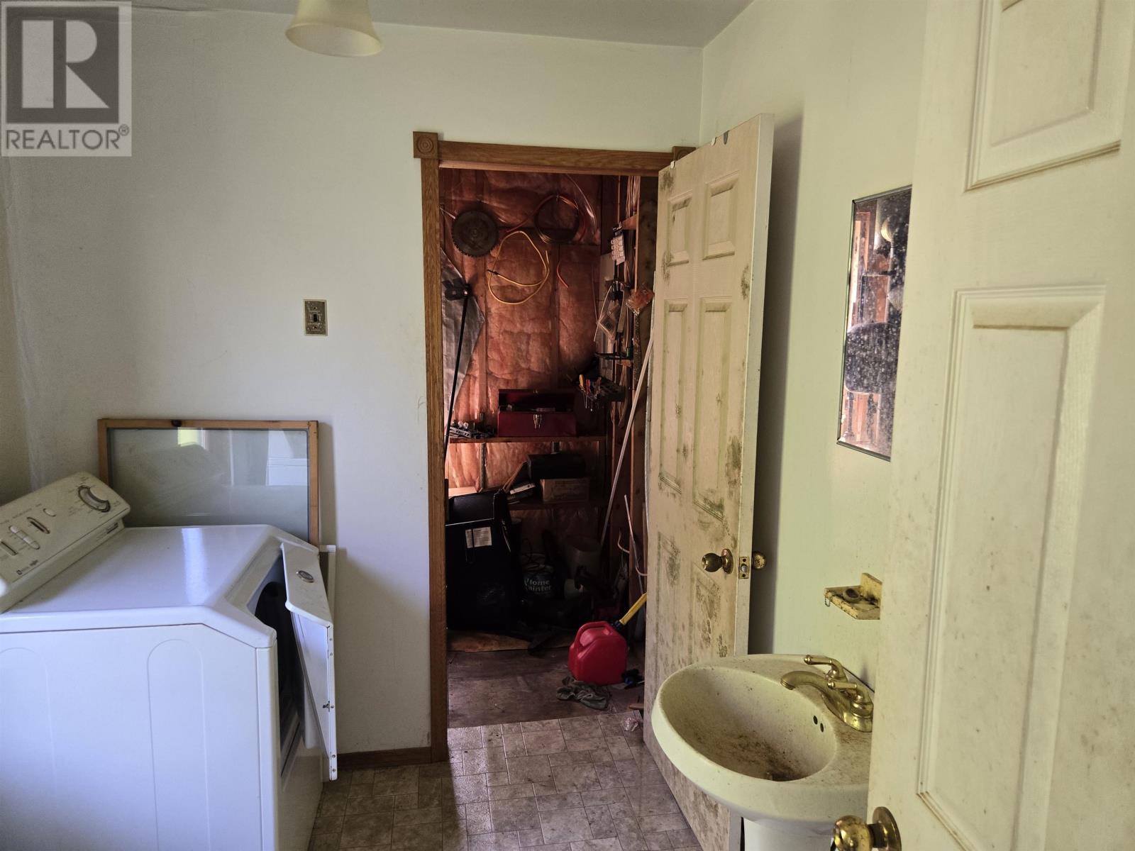 60 Dufferin Street Property Photo 32