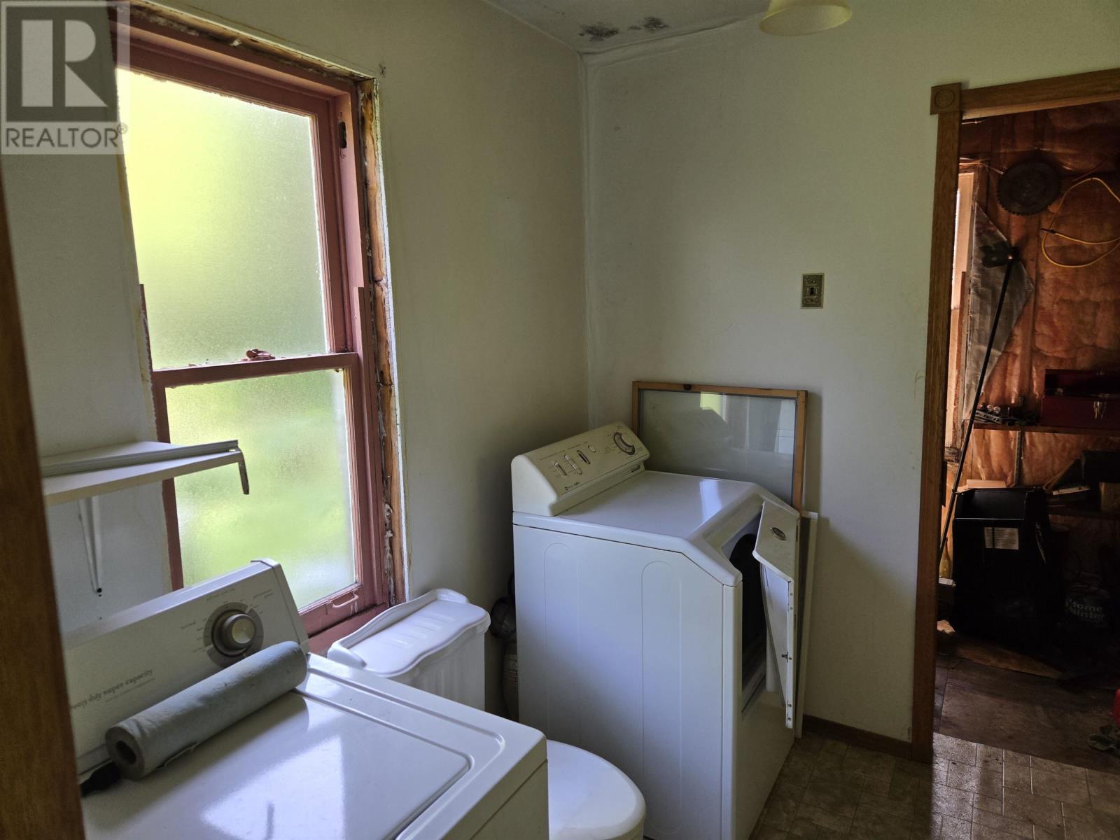60 Dufferin Street Property Photo 33