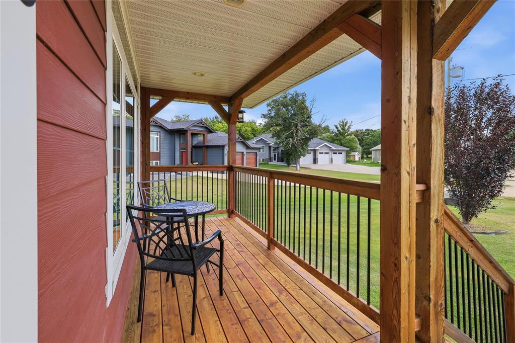 20 Oak Lane Property Photo 4