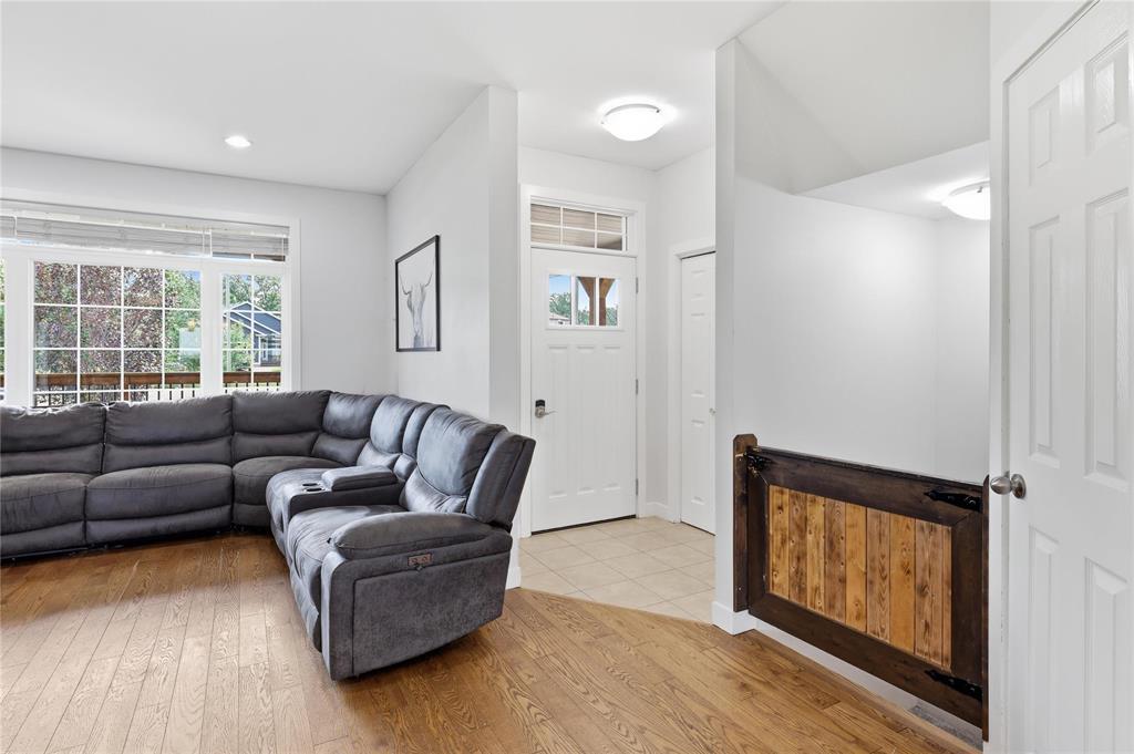 20 Oak Lane Property Photo 6