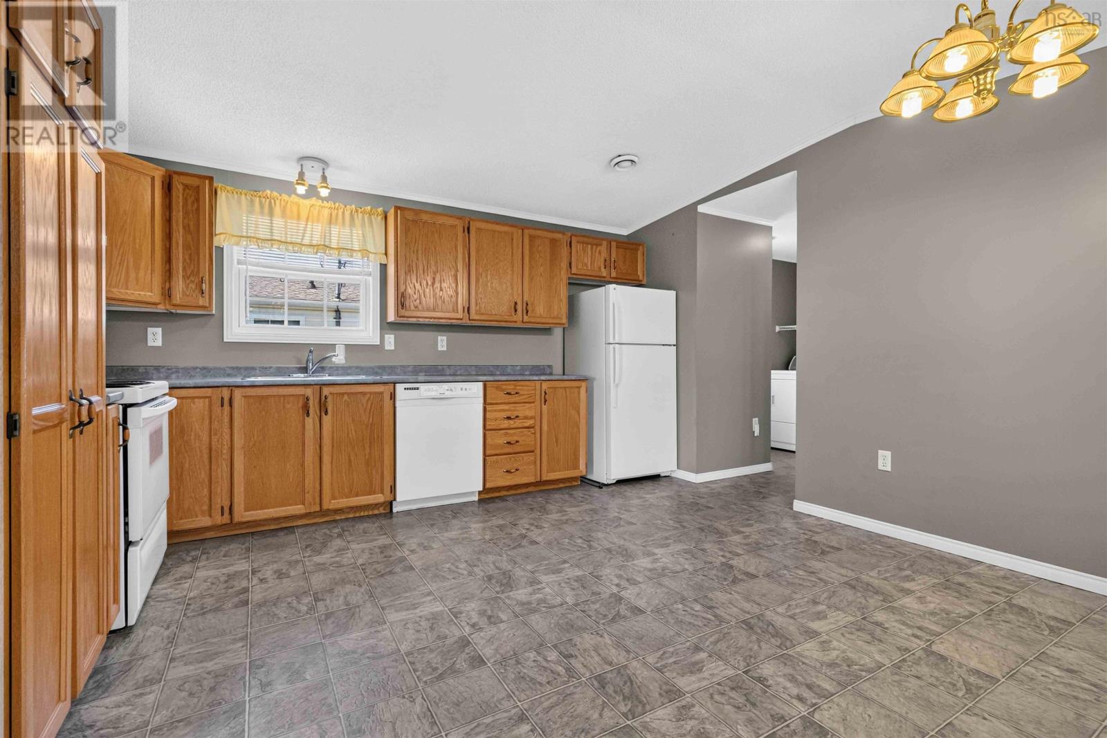 109 Sherbrooke Avenue Property Photo 10